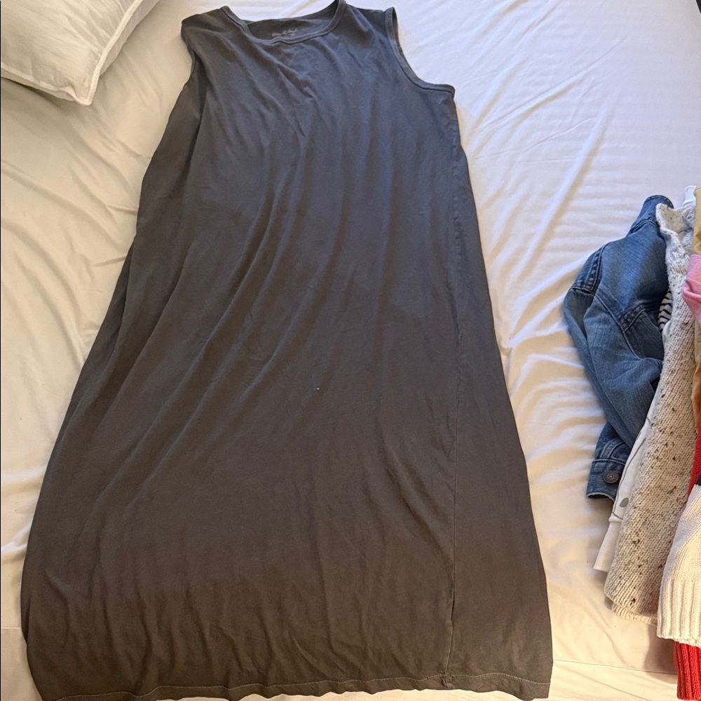 Universal Thread Sleeveless Gray Midi Dress